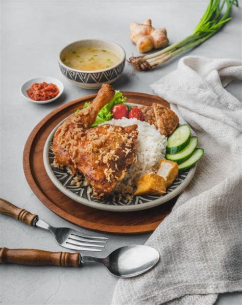 penay eyotan|Ayam penyet .